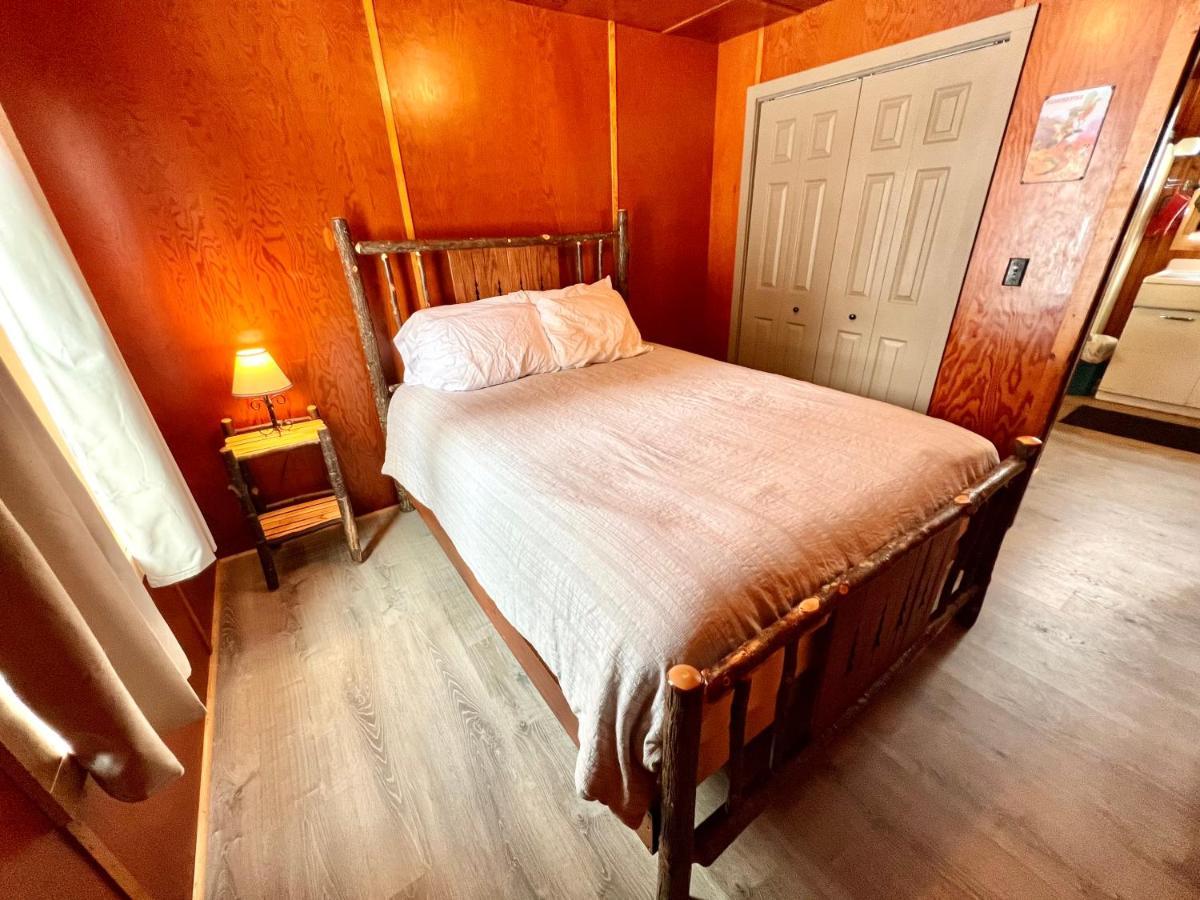 Adirondack Lake Cabins Hotel Indian Lake Buitenkant foto